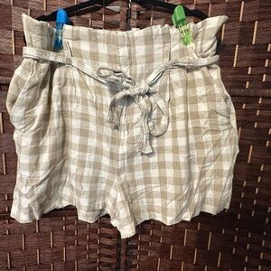 a new day Beige Plaid High-Waisted Stretch Shorts